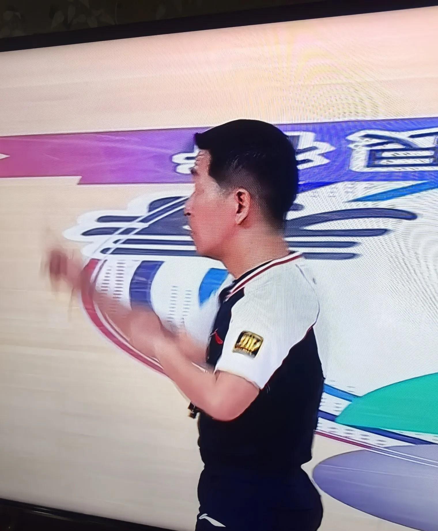 裁判执法引热议，决定影响比赛