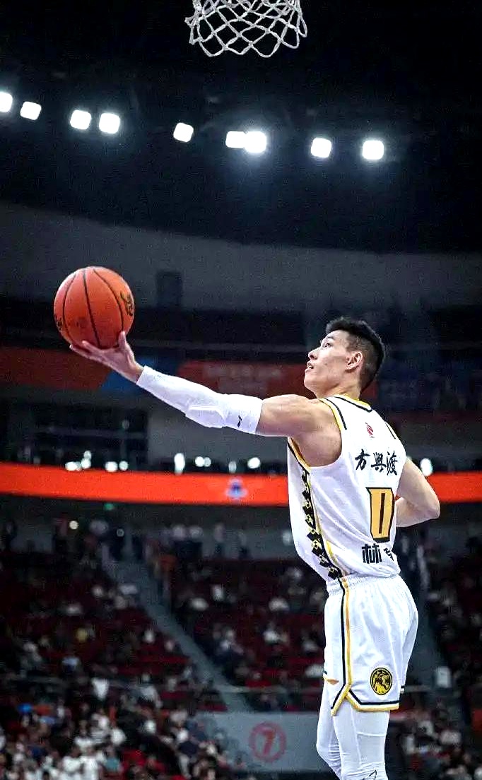 比赛中球员发挥出色，被誉为全场MVP