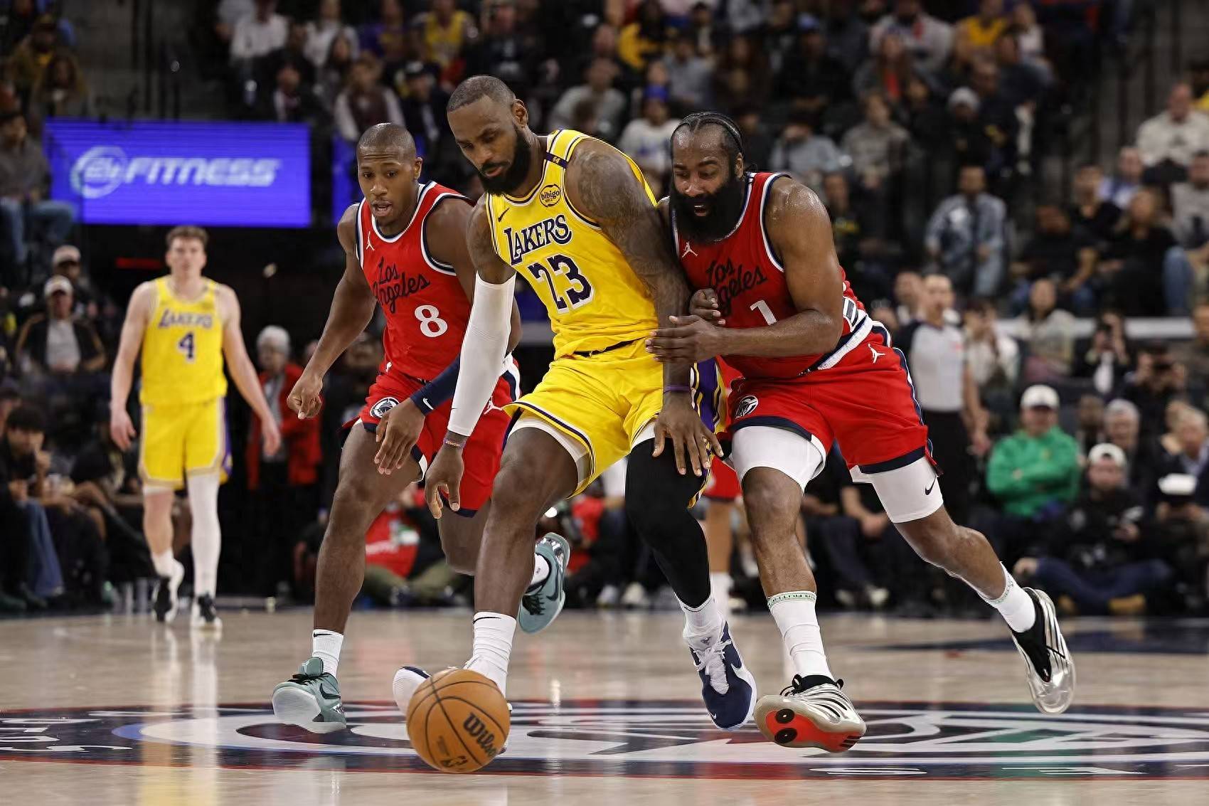 湖人队全队士气高涨备战下一场比赛的简单介绍