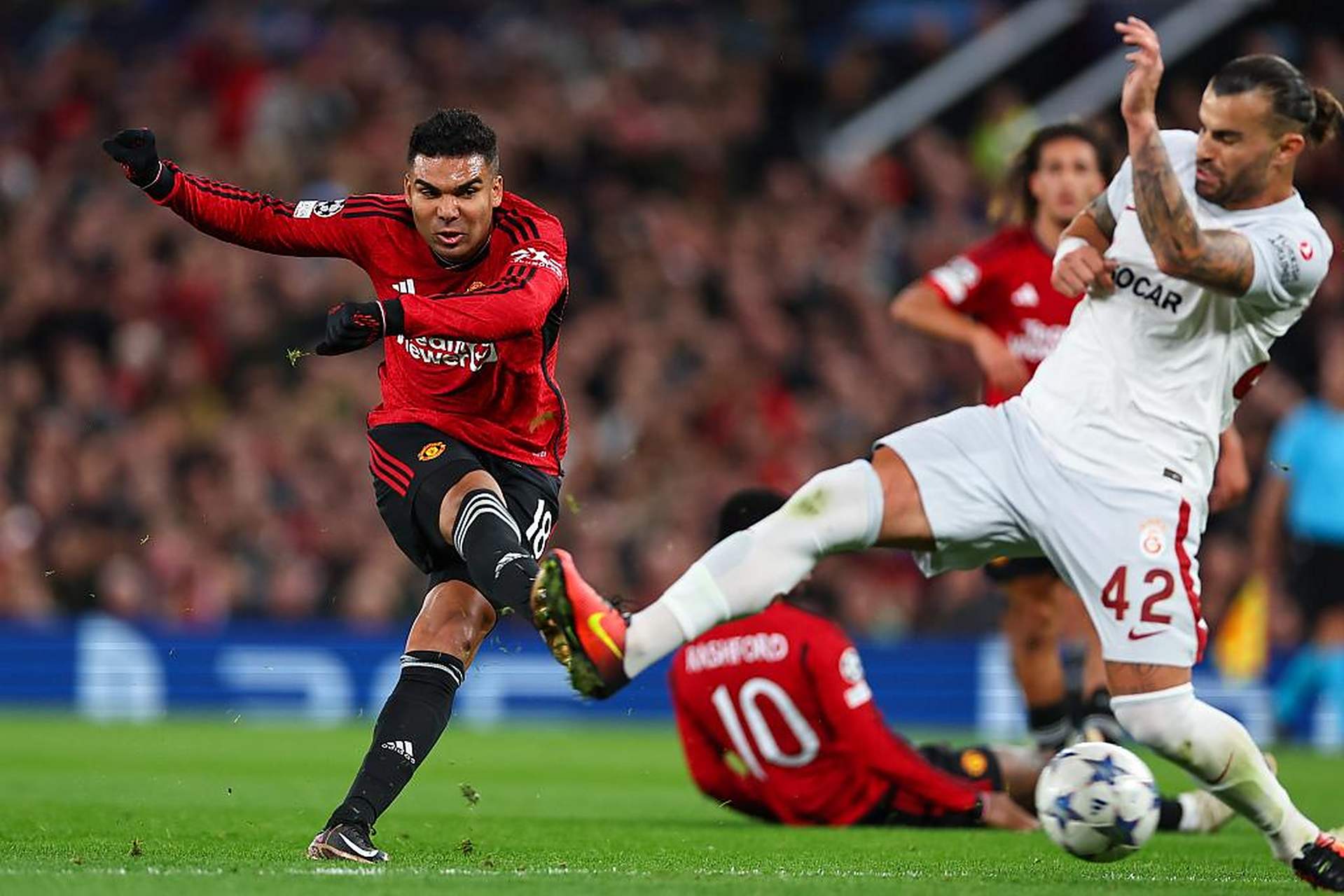 包含曼联中场疲软，迎战曼城难有胜算的词条