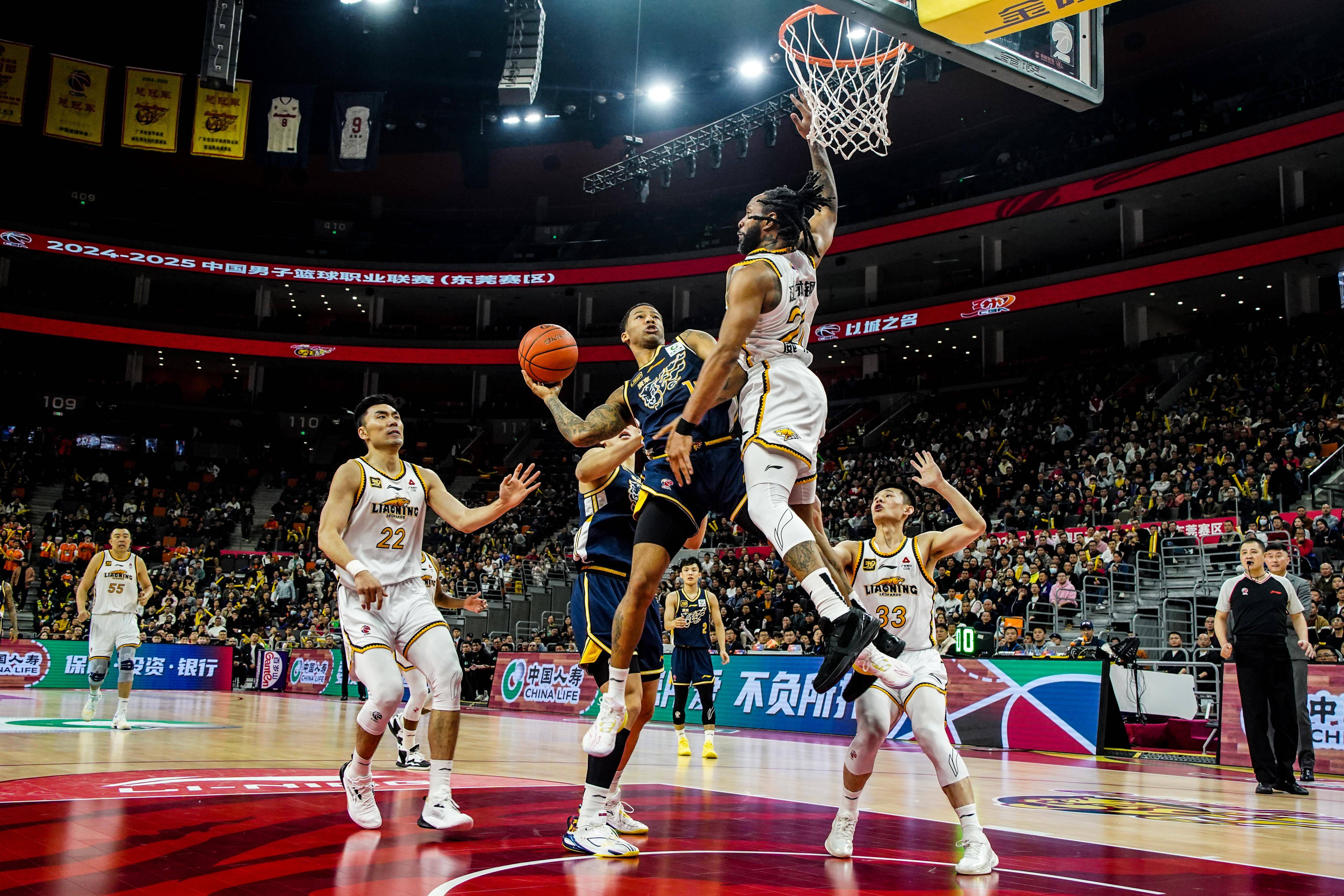 广东队在比赛中展现出强大的实力，获得胜利