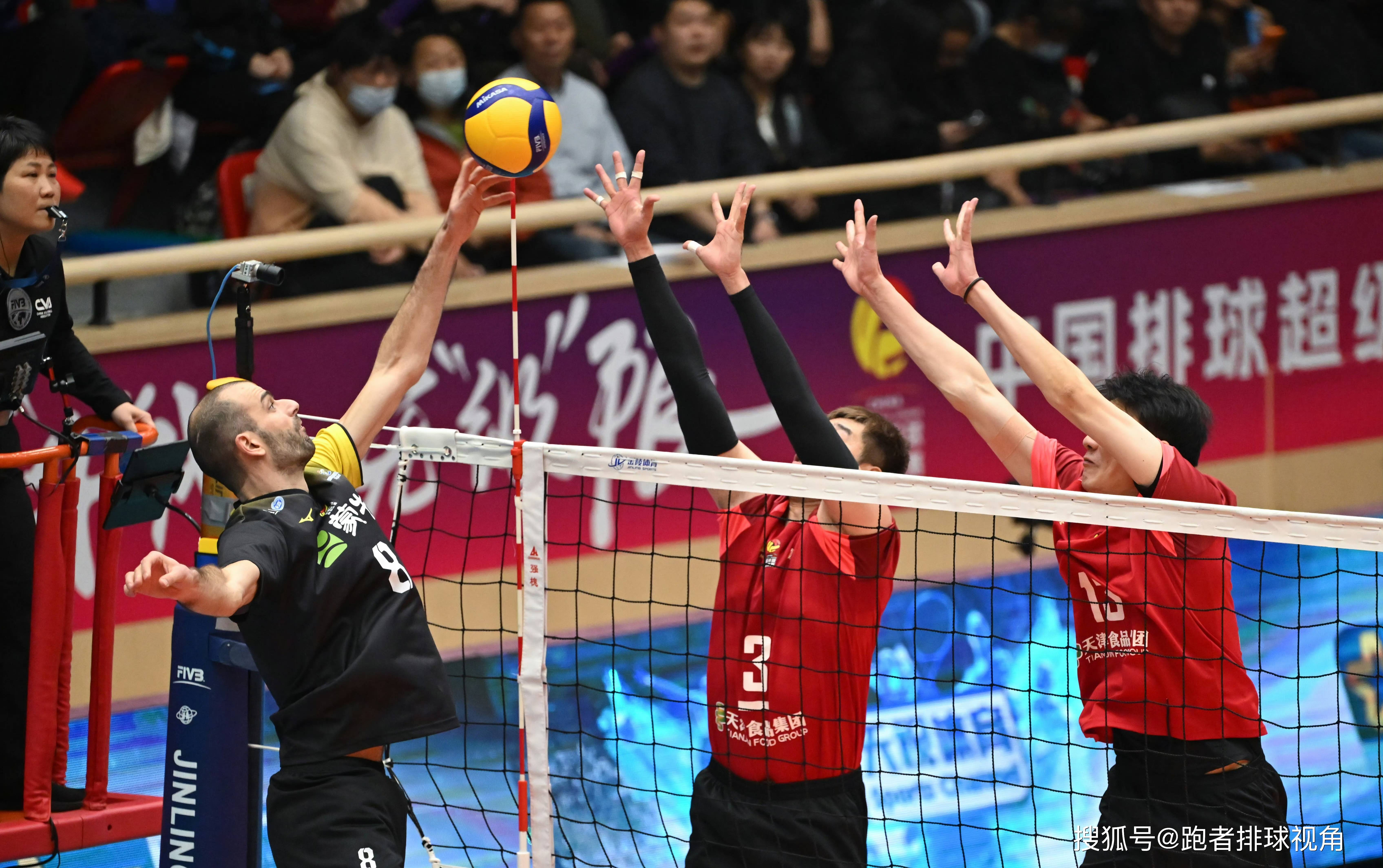 半岛体育官方入口-精彩的对抗让球迷们热血沸腾，势均力敌的简单介绍