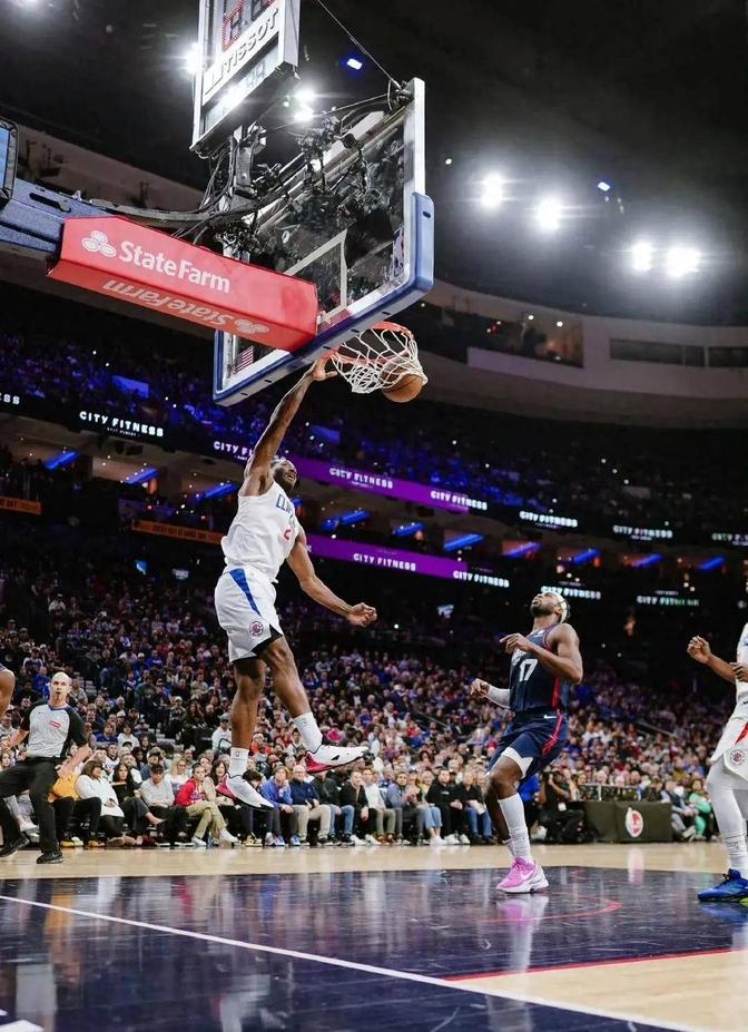 半岛体育竞技-灰熊绝杀大战取胜，破解对手防守