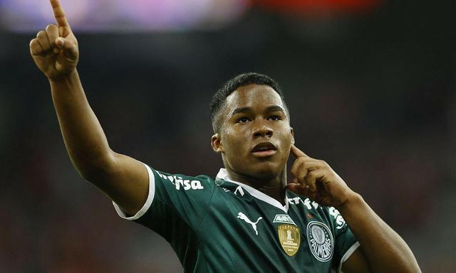 巴西天才新星亮相国家队，被誉为未来之星