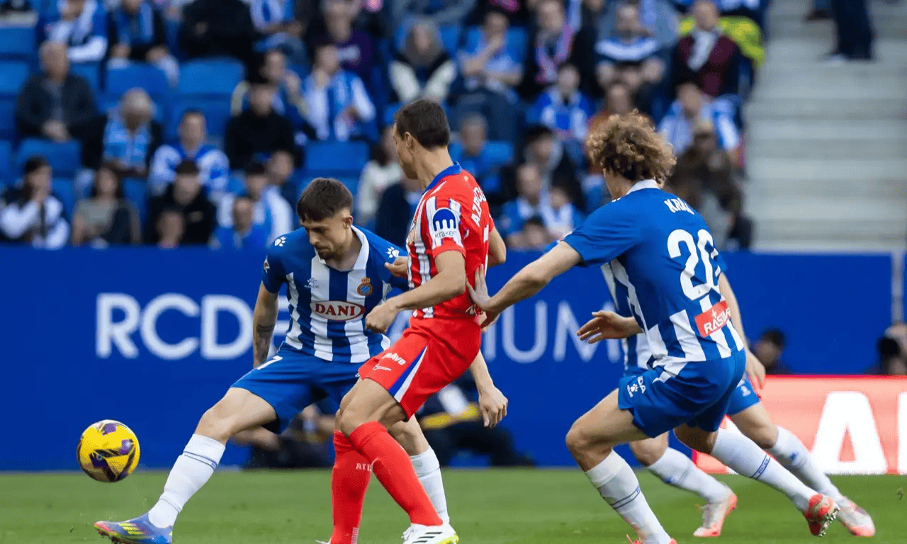 巴萨中场表现出色,助球队完胜对手的简单介绍 巴萨中场表现出色,助球队完胜对手的简单介绍